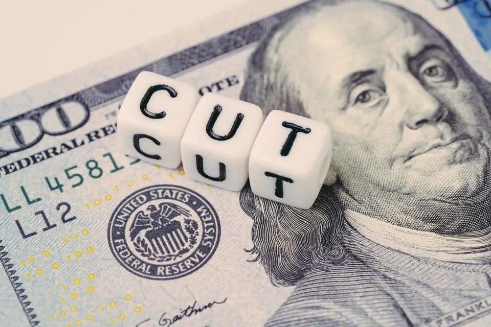 Analisis Dolar Tertekan Jelang Keputusan Fed - Data Pasar 2025-12-10
