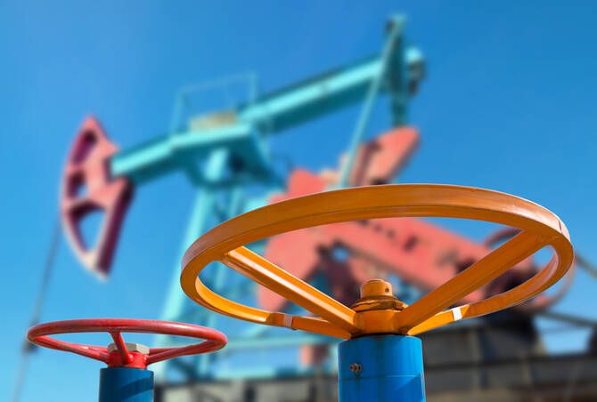 Analisis Minyak Loyo Gara-Gara China dan Risiko Surplus - Data Pasar 2025-12-15