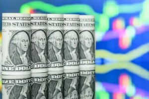 Safe Haven Dukung Dolar, Pasar Waspada Data Inflasi