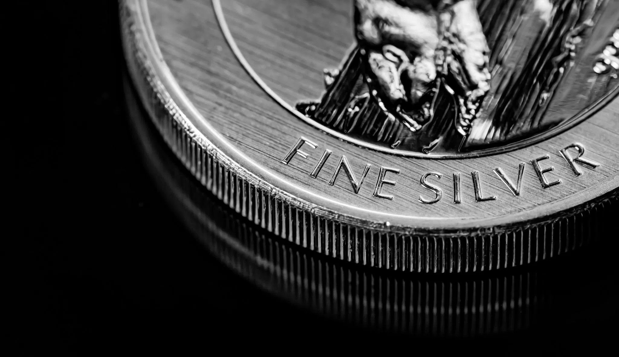 Silver Rebounds, But Interest Rate Outlook Holds Back