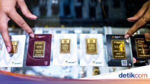 Harga Emas Antam Hari Ini Jatuh!