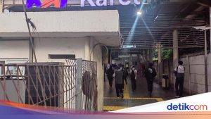 Penumpang Tak Bisa Naik-Turun KRL di Stasiun Karet Mulai 1 September