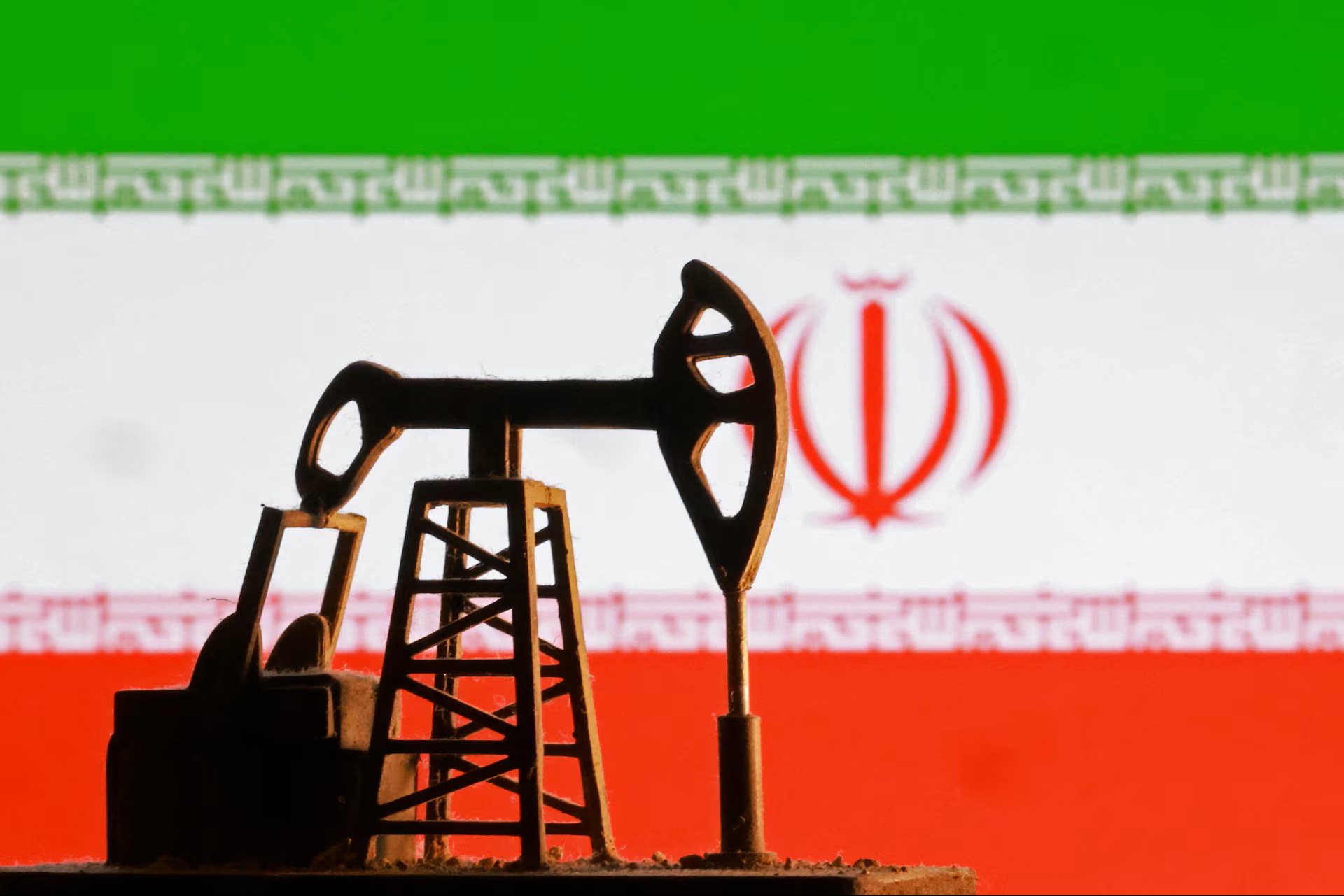 US-Iran Peace Prospects Dim; Brent Rally Holds Steady
