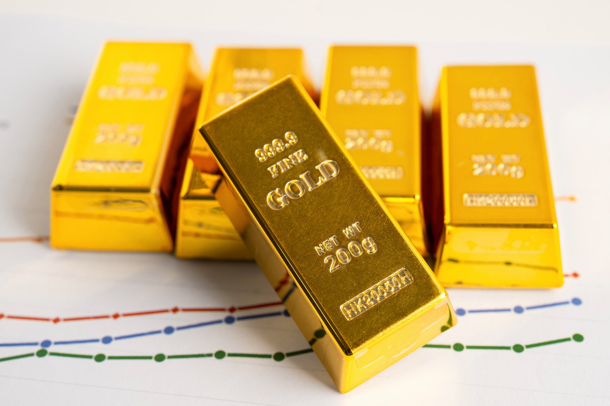 Emas Sulit Bangkit, Investor Tunggu Fed