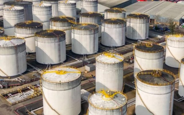 Minyak Tembus $100, Serangan di Selat Hormuz Kembali Memanas