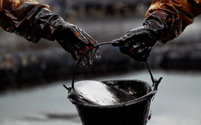 Minyak Kembali Menguat, Risiko Pasokan Meningkat