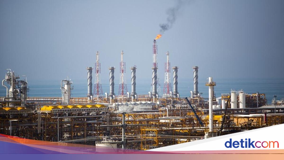 Harga Minyak Lompat 4%, Dua Hal Ini Jadi Biang Keroknya!