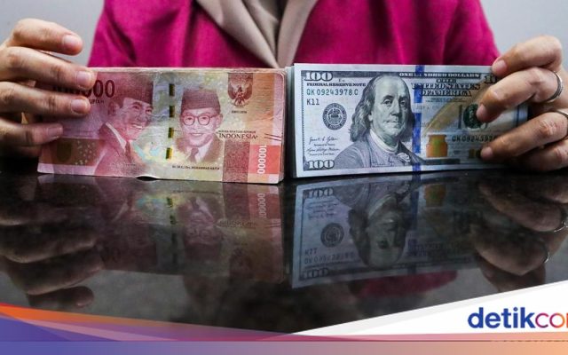 Bos BI Sebut Investor Asing Cabut di Bursa Ikut Bikin Rupiah Melemah