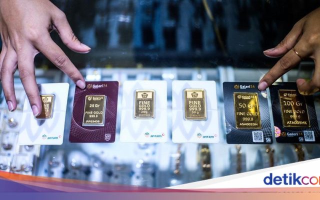 Harga Emas Antam Hari Ini Makin Jatuh